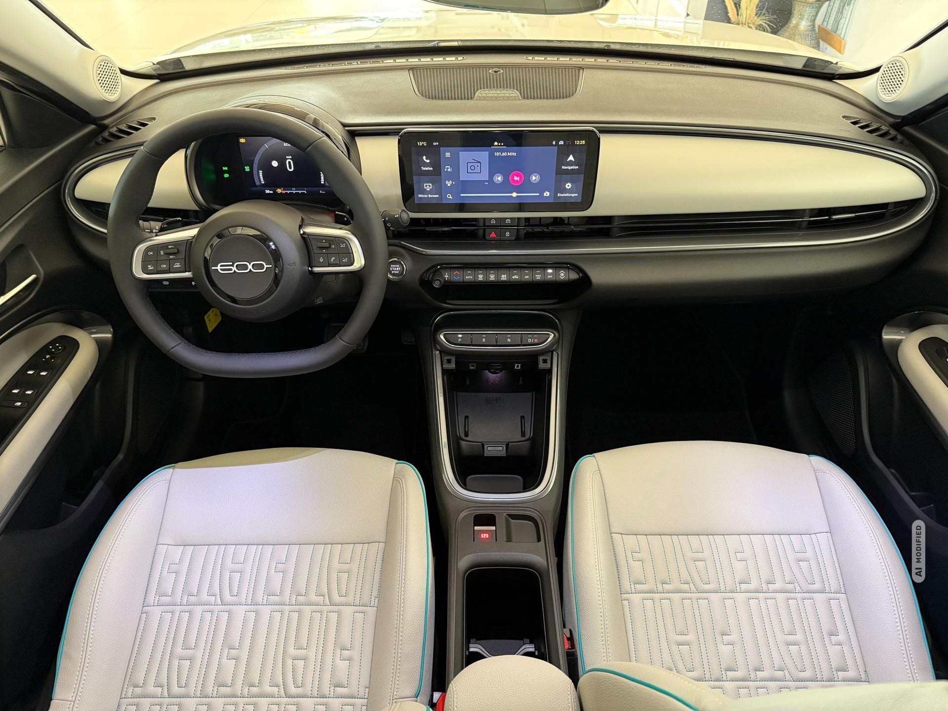 Fiat 600 La Prima Hybrid 1.2 T3 107 kW (145 PS) DCT Klimaautomatik, Massagesitz, Sitz