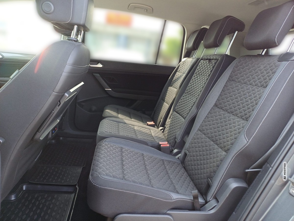 Volkswagen Touran 1.6 TDI Join 7-Sitzer AHK Sitzh. LED App Navi ACC