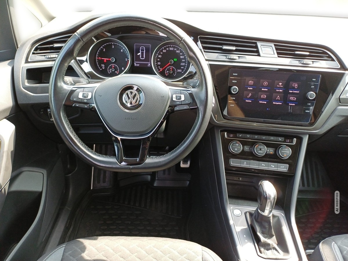 Volkswagen Touran 1.6 TDI Join 7-Sitzer AHK Sitzh. LED App Navi ACC