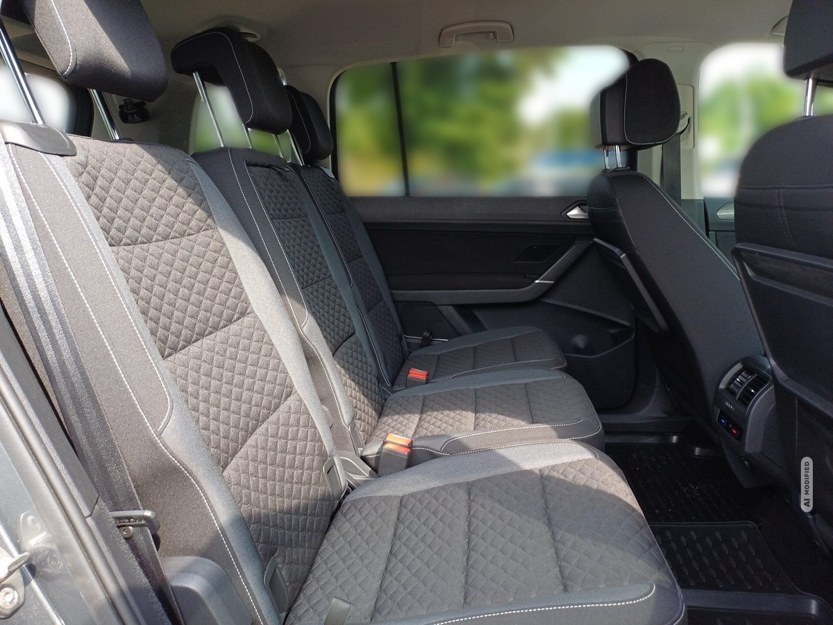 Volkswagen Touran 1.6 TDI Join 7-Sitzer AHK Sitzh. LED App Navi ACC