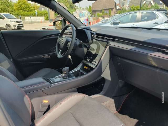 Lexus LBX FWD Emotion