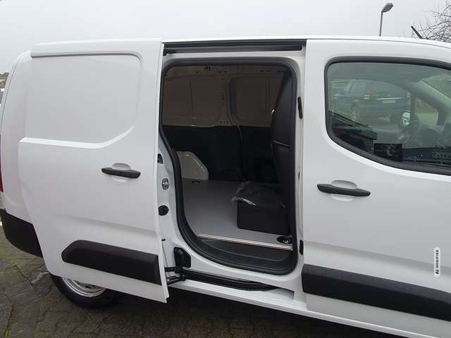 Toyota Proace City L1 1,5-l D-4D S&S Meister  + Navi