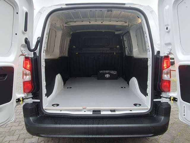 Toyota Proace City L1 1,5-l D-4D S&S Meister  + Navi