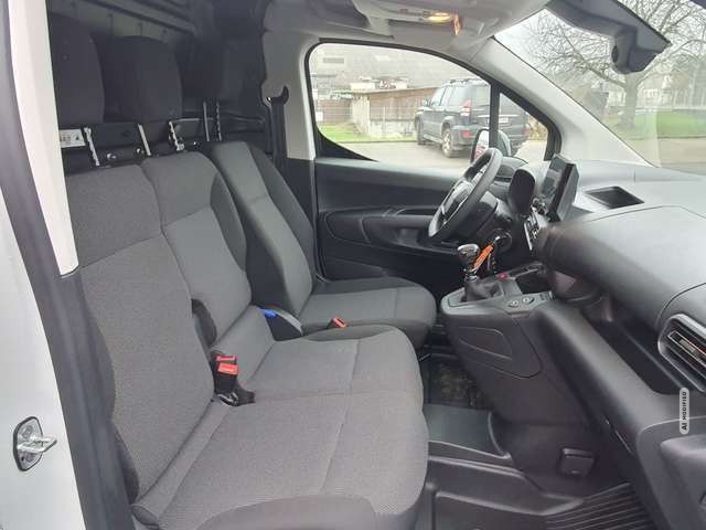 Toyota Proace City L1 1,5-l D-4D S&S Meister  + Navi