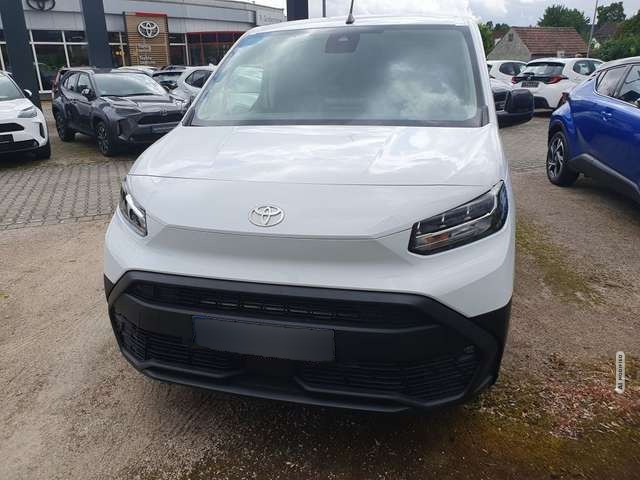Toyota Proace City L1 1,5-l D-4D S&S Meister  + Navi