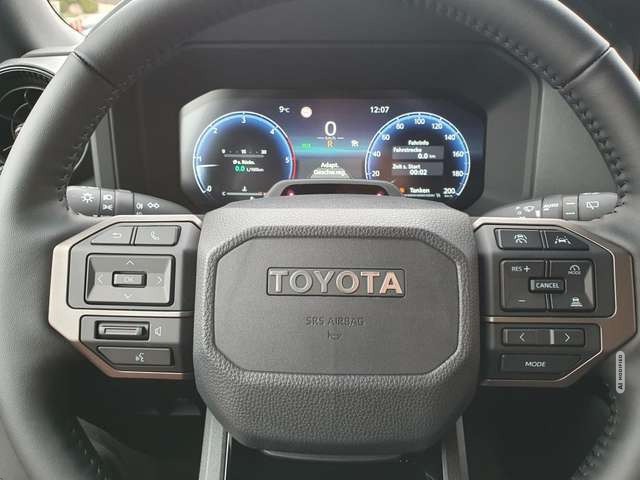 Toyota Land Cruiser 2.8 D-4D Mild-Hybrid Automatik Executive (250/J25)