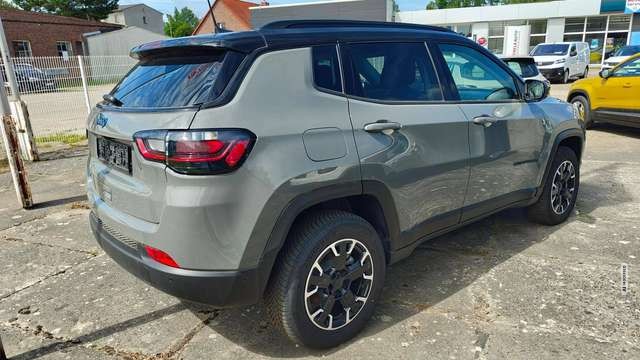Jeep Compass 1.3 T4 4xe PLUG-IN HYBRID High Upland LED