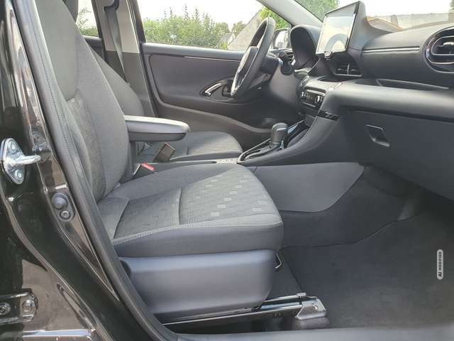 Toyota Yaris Hybrid 116 1.5 VVT-i Teamplayer + Comfort-Paket