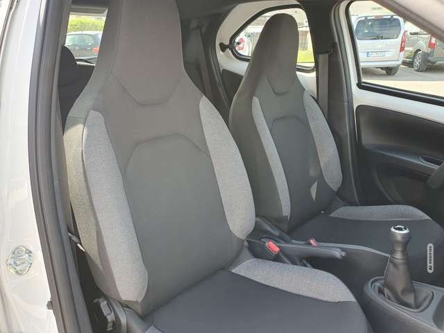Toyota Aygo X Play