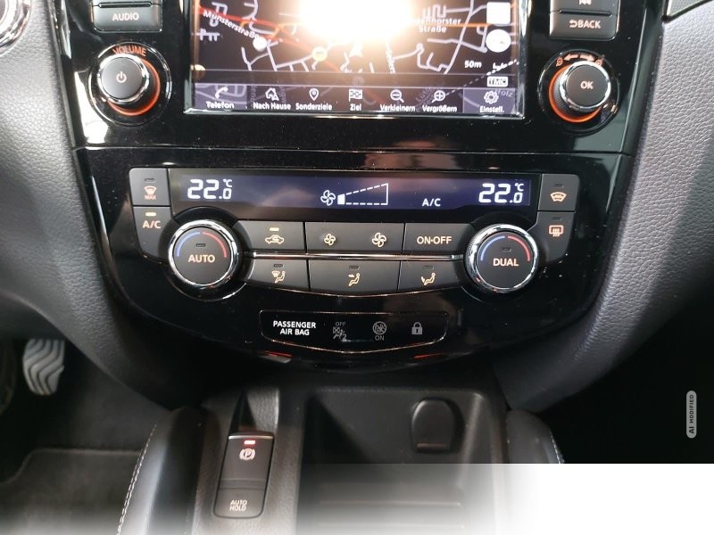 Nissan Qashqai 1.3 DIG-T  Tekna+ DYNAMIC Navi LED Leder LM19 AHK