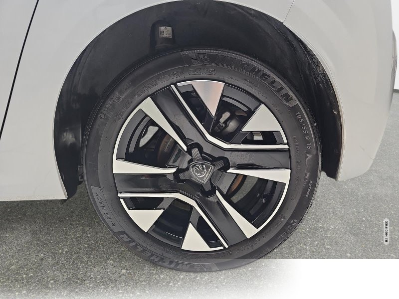 Peugeot 208 1.2 PureTech 100 Allure LED DAB LM