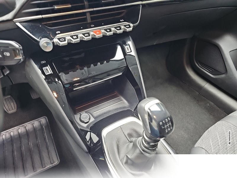 Peugeot 208 1.2 PureTech 100 Allure LED DAB LM