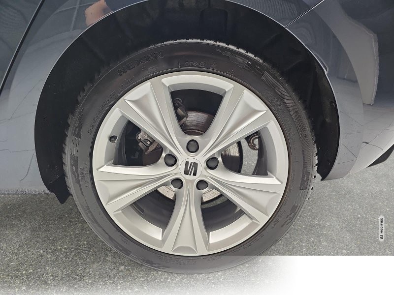 Seat Leon 1.5 eTSI DSG FR Navi LED Pano LM17