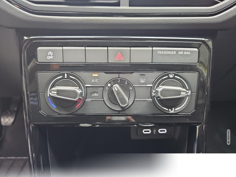 Volkswagen T-Cross 1.0 TSI Life LED DAB Kamera