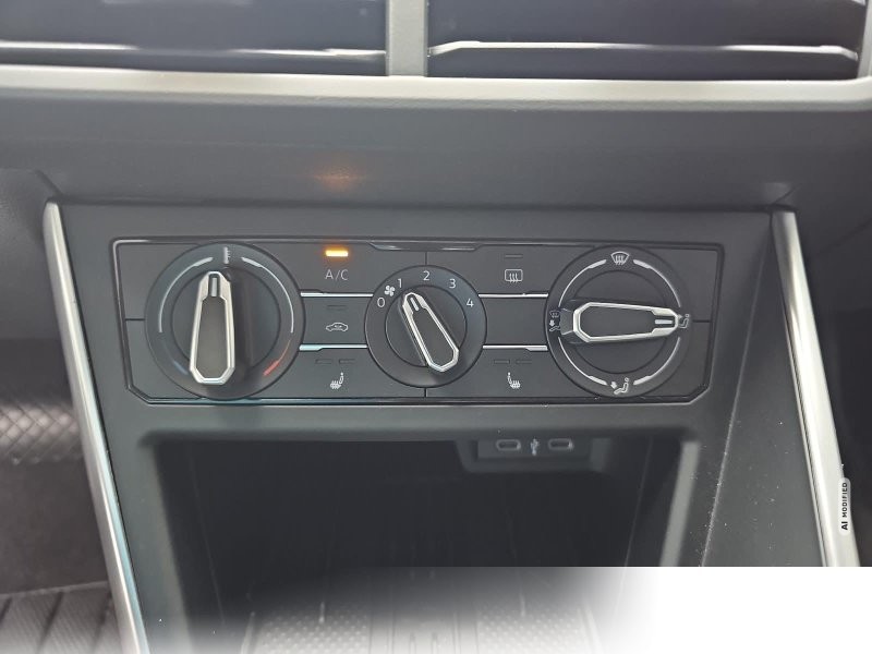 Volkswagen Taigo 1.0 TSI DSG Life Navi LED ACC Sitzheizung PDC Kamera LM16