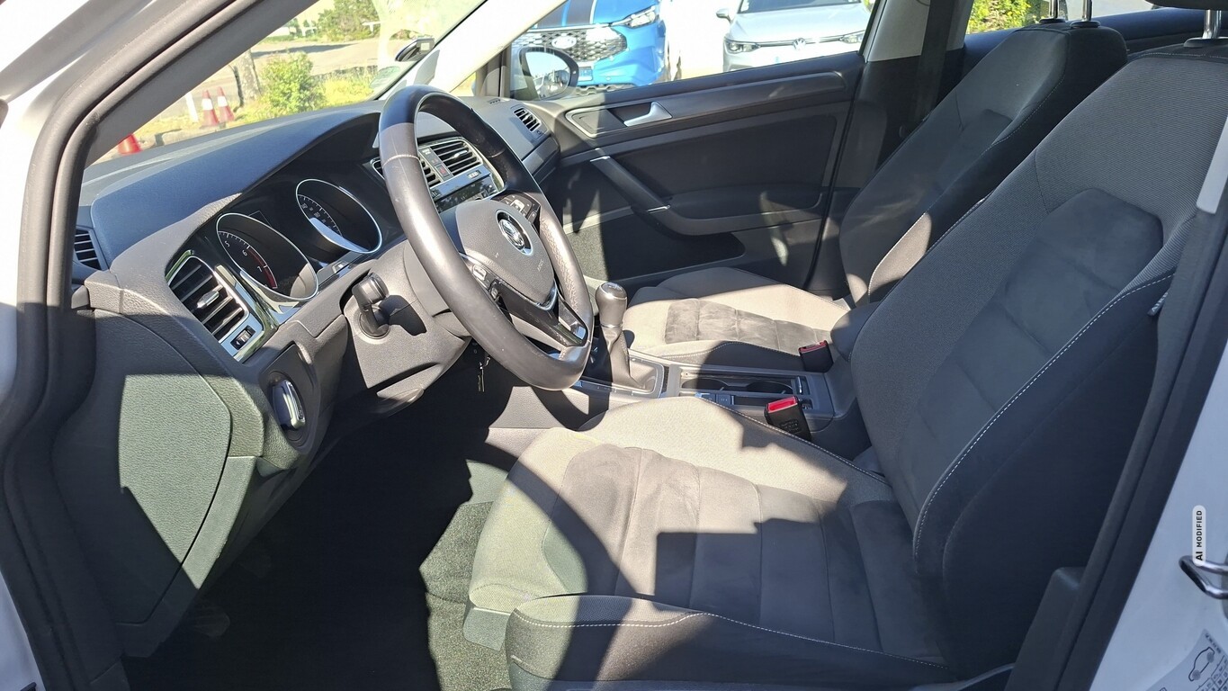 Volkswagen Golf VII 1.5 TSI 150 Comfortline R-Line LED Nav