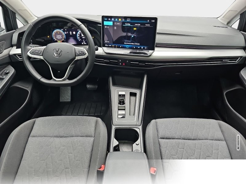 Volkswagen Golf 1.5 eTSI DSG Life Navi LED ACC