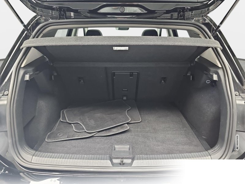 Volkswagen Golf 1.5 eTSI DSG Life Navi LED ACC
