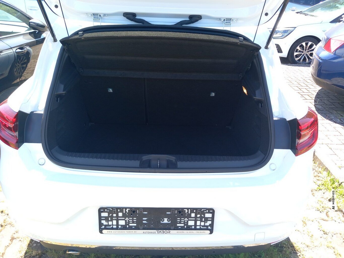 Renault Clio V 1.0 TCe 90 X-Tronic Techno Nav Kam360°
