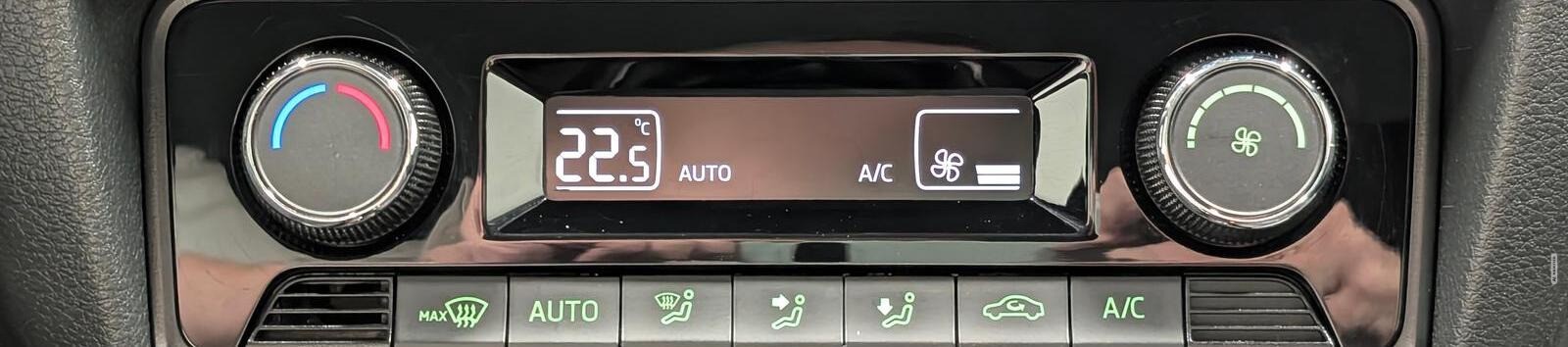 Skoda Fabia Style Smart-Link/Klimaaut./SHZ/PDC/16-LM