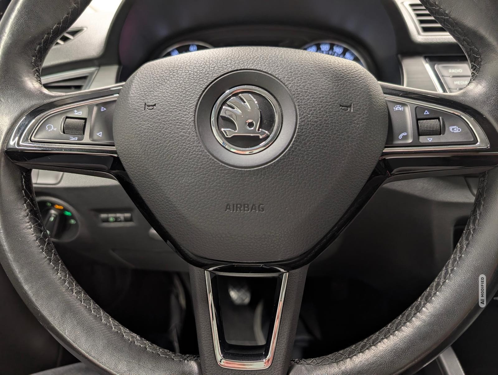 Skoda Fabia Style Smart-Link/Klimaaut./SHZ/PDC/16-LM