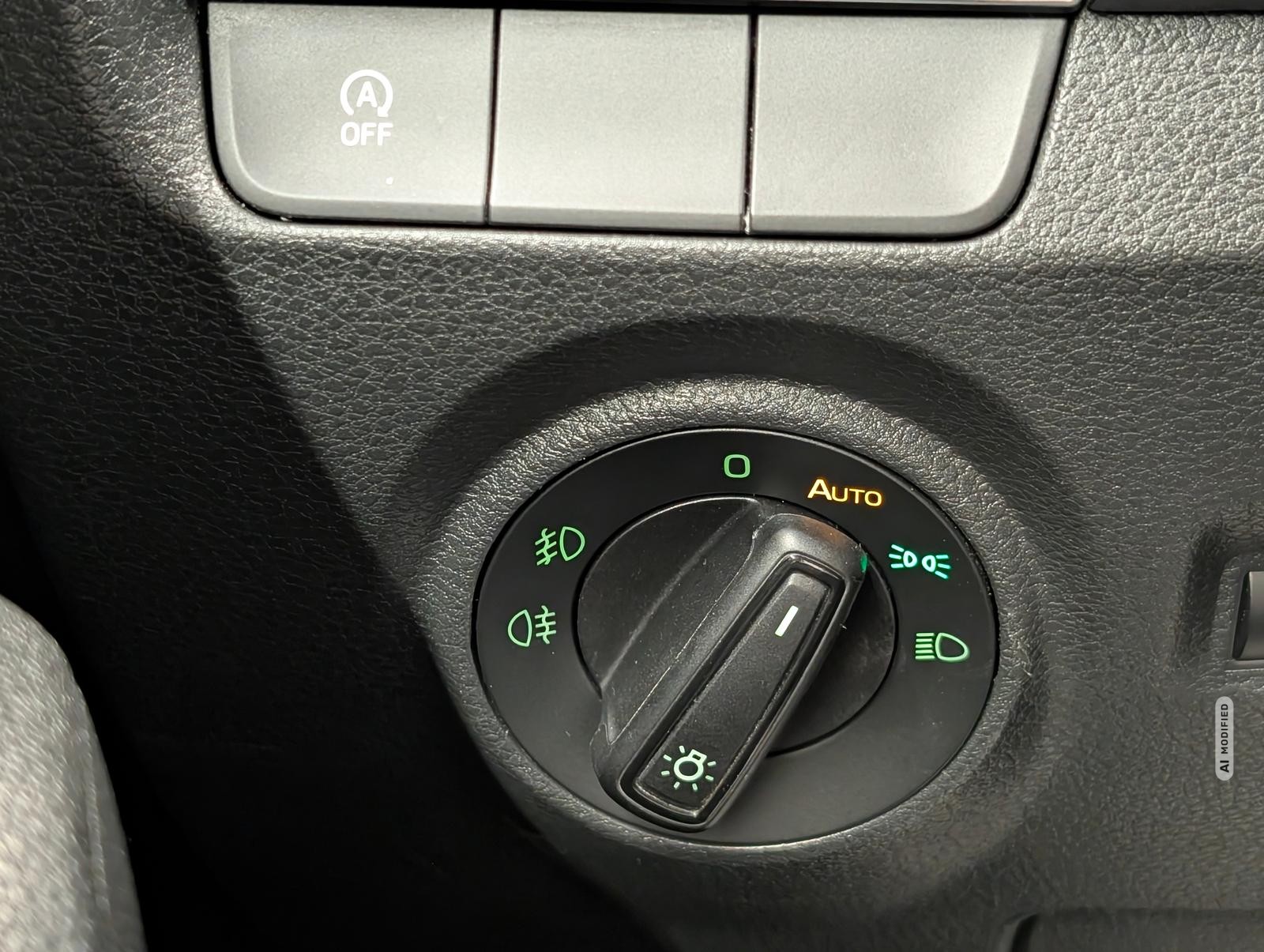 Skoda Fabia Style Smart-Link/Klimaaut./SHZ/PDC/16-LM