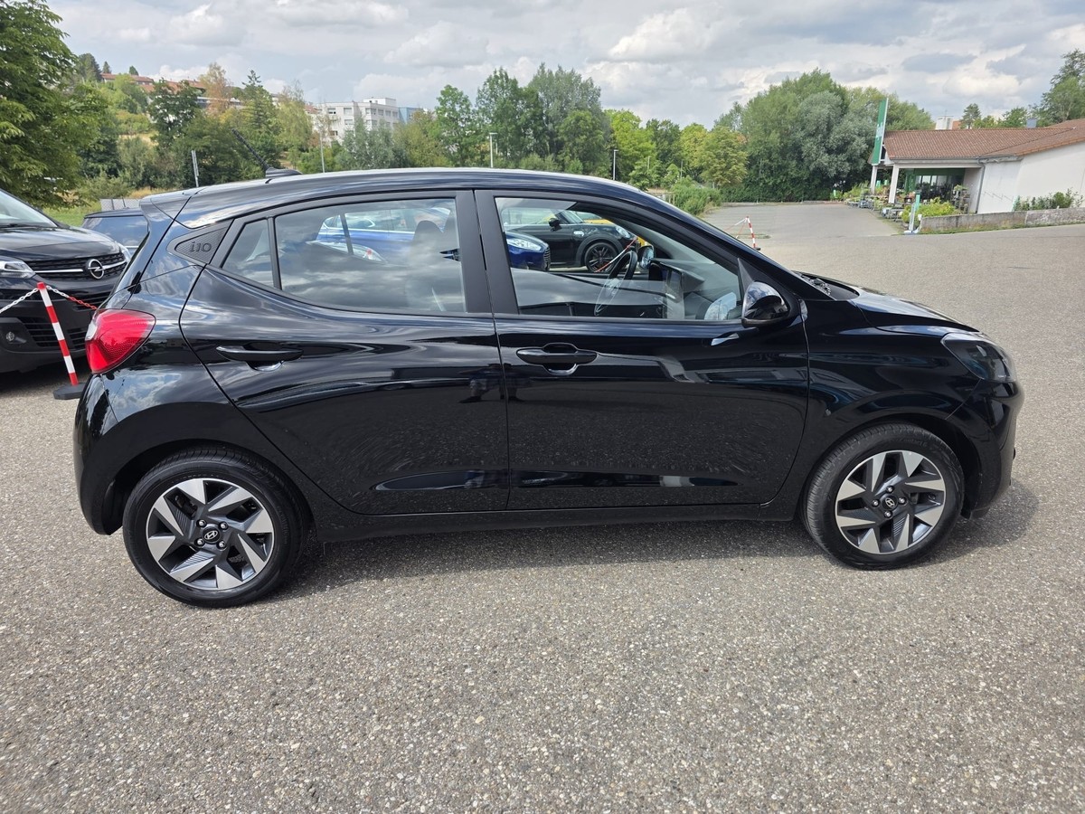 Hyundai i10 1.2 Trend/NAVI/RFC/TEMPO/SHZ+LHZ/CARPLAY/Werksgarantie