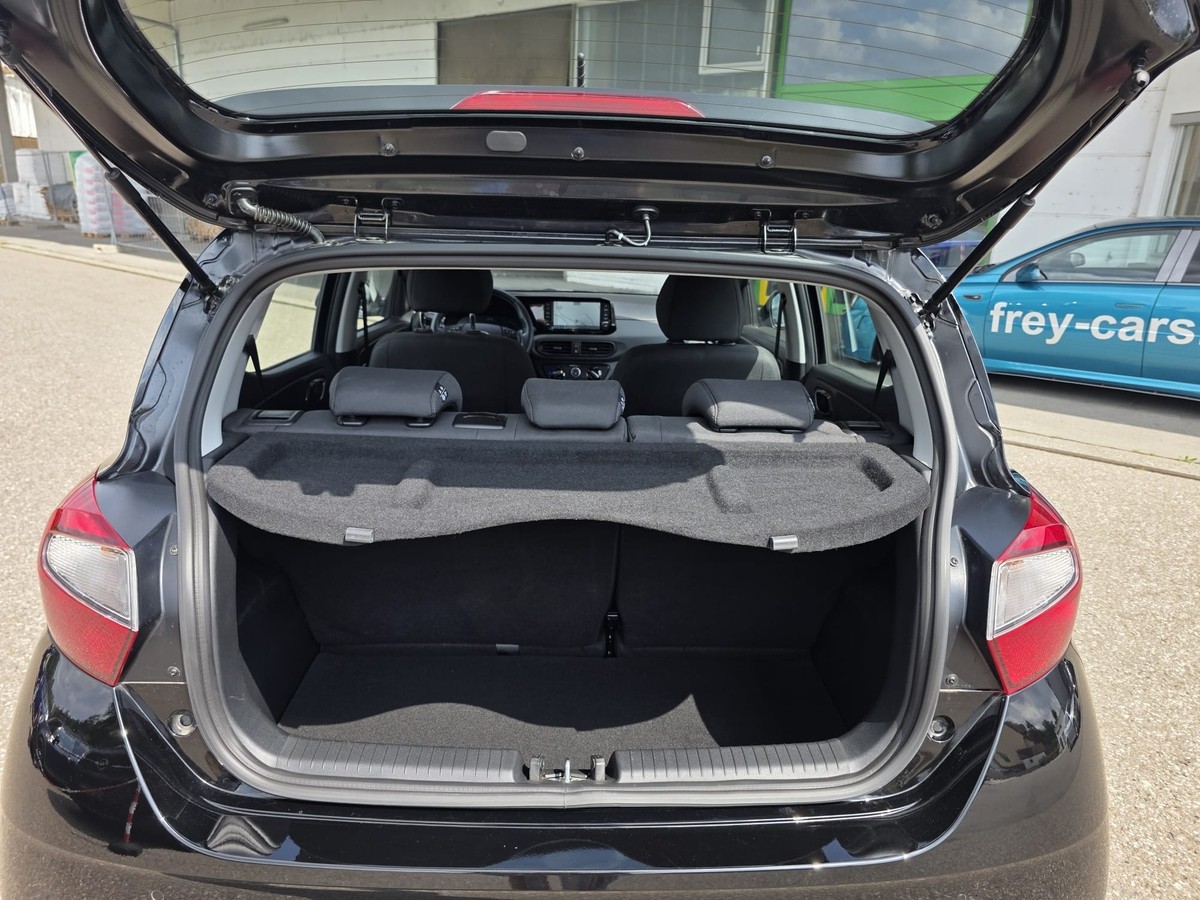 Hyundai i10 1.2 Trend/NAVI/RFC/TEMPO/SHZ+LHZ/CARPLAY/Werksgarantie
