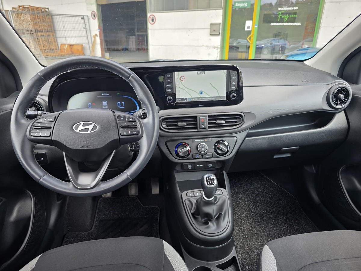 Hyundai i10 1.2 Trend/NAVI/RFC/TEMPO/SHZ+LHZ/CARPLAY/Werksgarantie