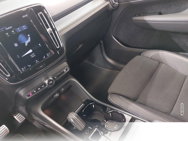 Volvo XC40 T3 2WD R-Design LED GRA Winter LM