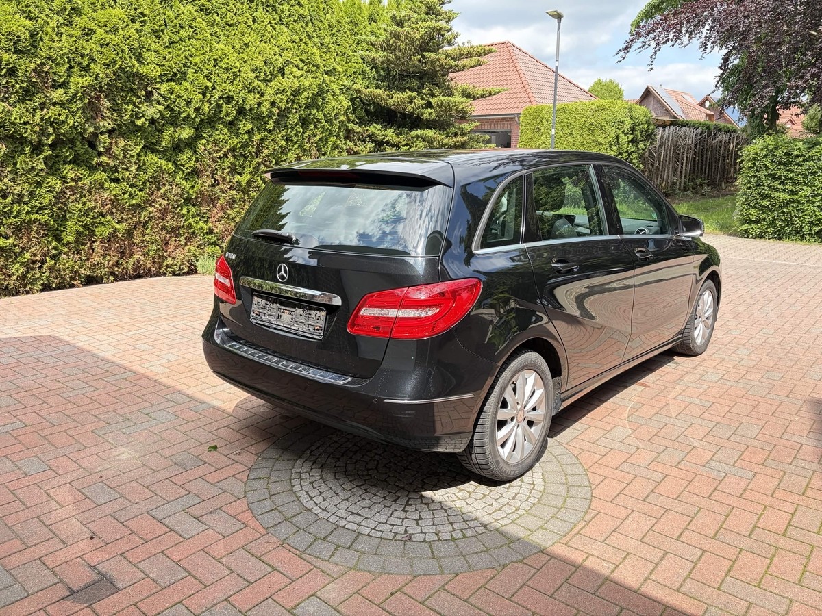 Mercedes-Benz B 180 BlueEFFICIENCY | Ahk | Bi-Xenon | Park-Assist