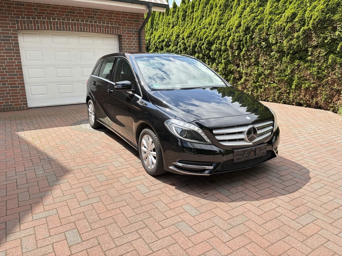 Mercedes-Benz B 180 BlueEFFICIENCY | Ahk | Bi-Xenon | Park-Assist