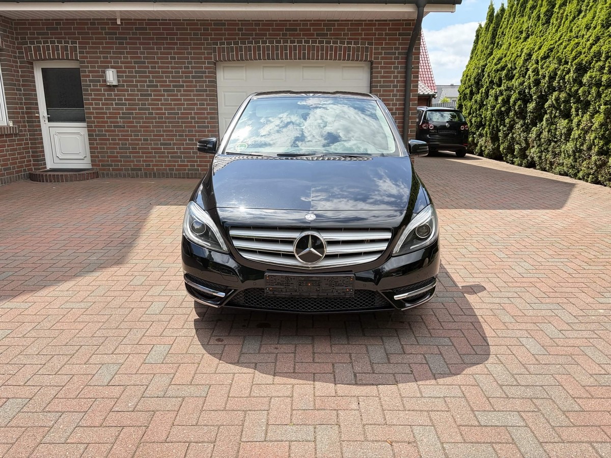 Mercedes-Benz B 180 BlueEFFICIENCY | Ahk | Bi-Xenon | Park-Assist