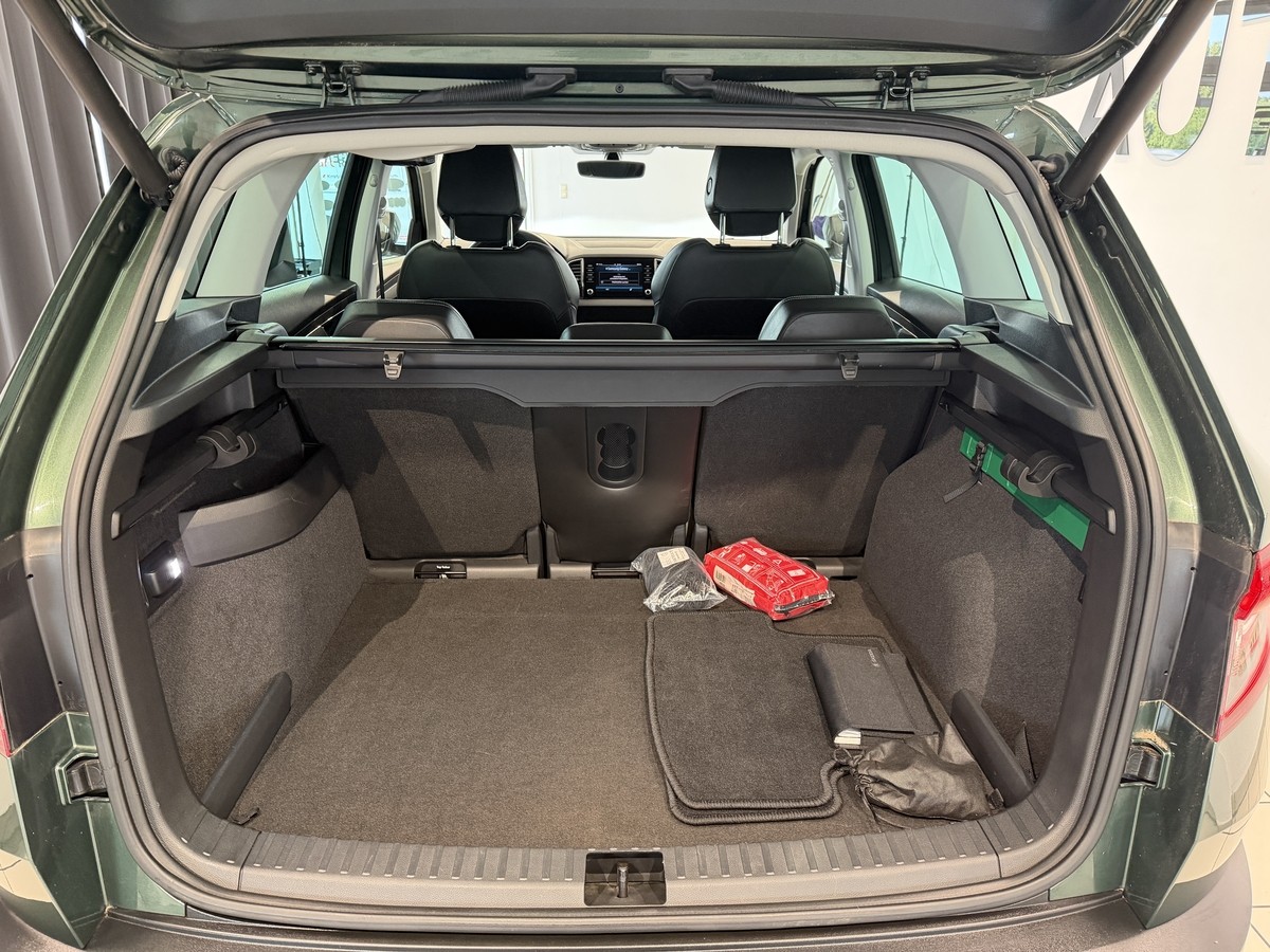 Skoda Karoq 2.0 TDI Style 4x4*AHK*Scheckheft*Allwetter*