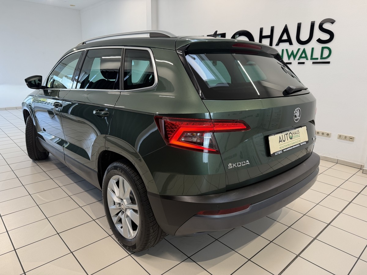Skoda Karoq 2.0 TDI Style 4x4*AHK*Scheckheft*Allwetter*