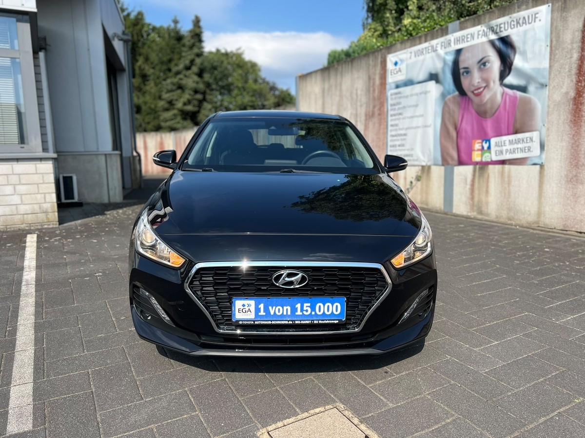 Hyundai i30 1.4 YES! Sitzhzg. - Kl.autom. - Lenkrhzg. - R.Kam