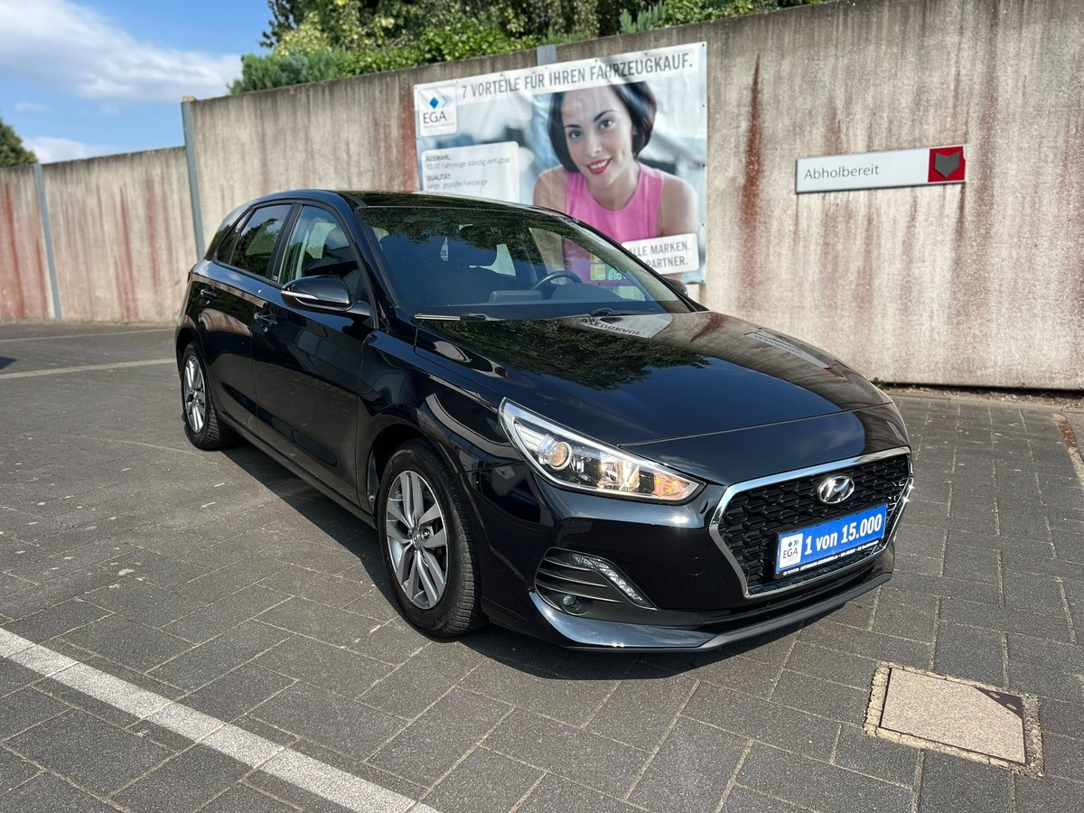 Hyundai i30 1.4 YES! Sitzhzg. - Kl.autom. - Lenkrhzg. - R.Kam