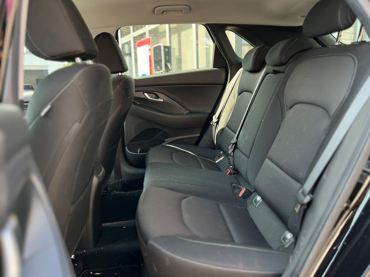 Hyundai i30 1.4 YES! Sitzhzg. - Kl.autom. - Lenkrhzg. - R.Kam