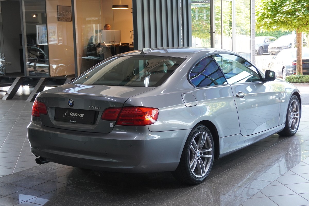 BMW 318i Coupe NAVI PDC SHZ TEMP