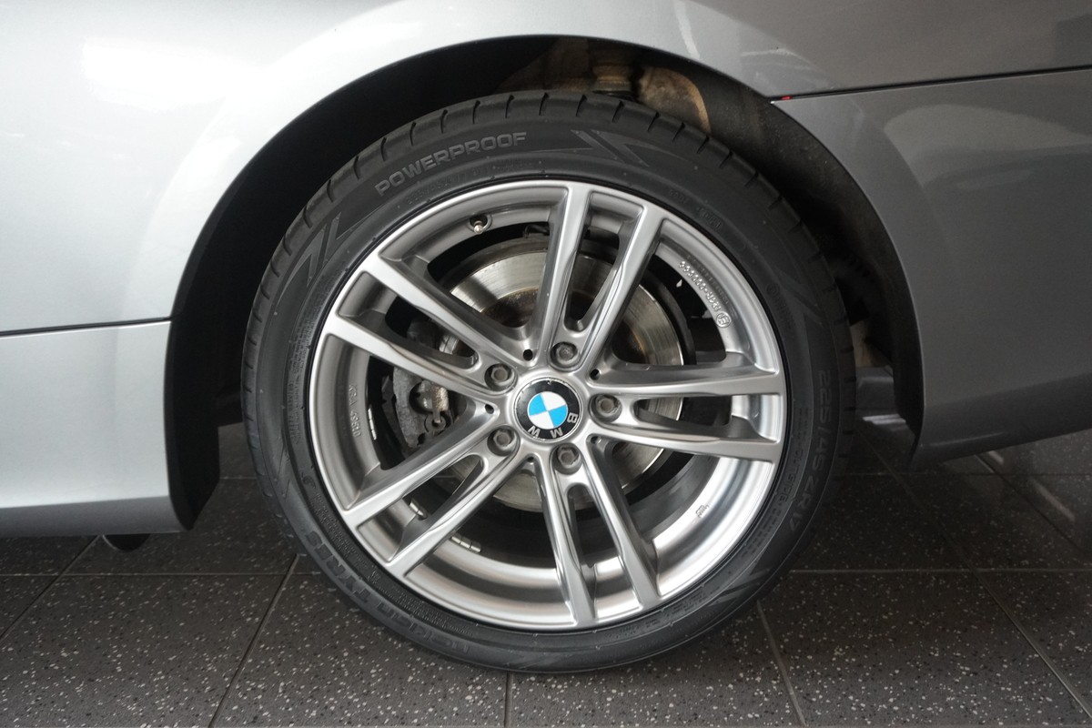 BMW 318i Coupe NAVI PDC SHZ TEMP