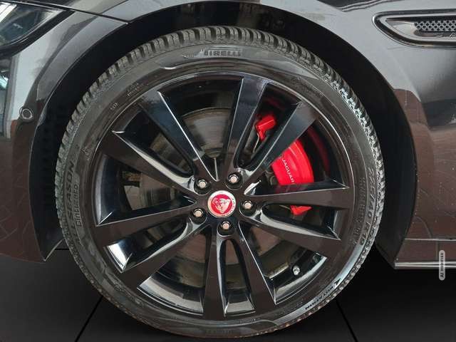 Jaguar XE P250 R-Dynamic Black *LED *RFK *PDC
