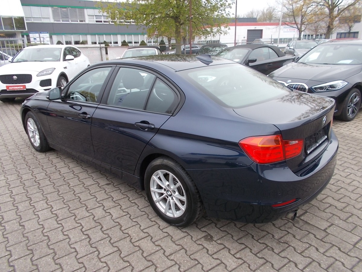 BMW 320i Comfort, AHK, PDC, 1.Hd.
