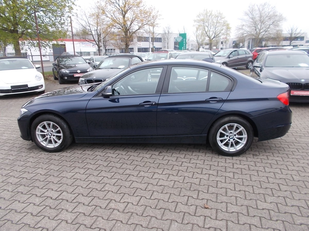 BMW 320i Comfort, AHK, PDC, 1.Hd.