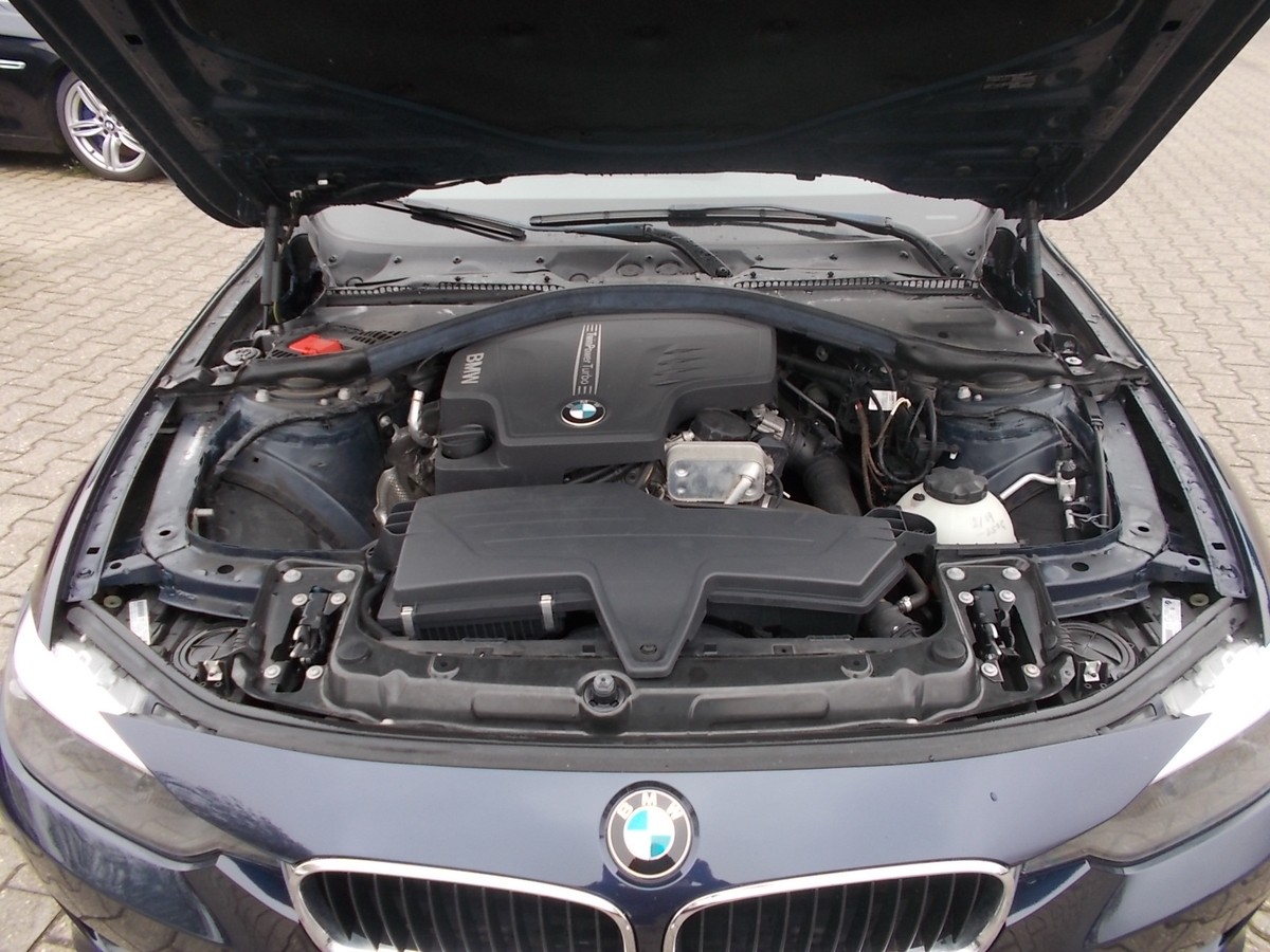 BMW 320i Comfort, AHK, PDC, 1.Hd.