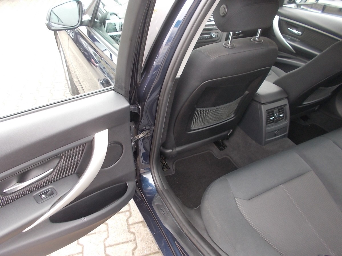 BMW 320i Comfort, AHK, PDC, 1.Hd.