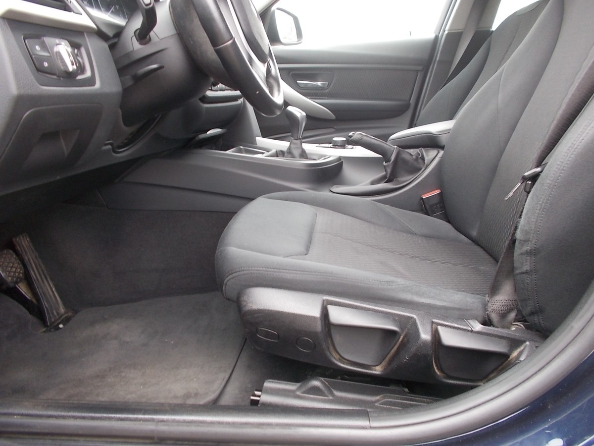 BMW 320i Comfort, AHK, PDC, 1.Hd.