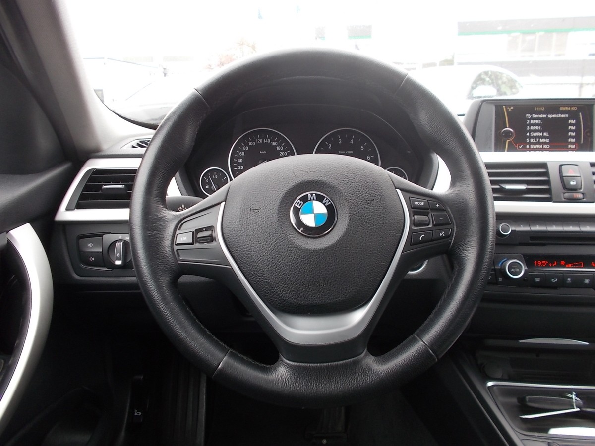 BMW 320i Comfort, AHK, PDC, 1.Hd.