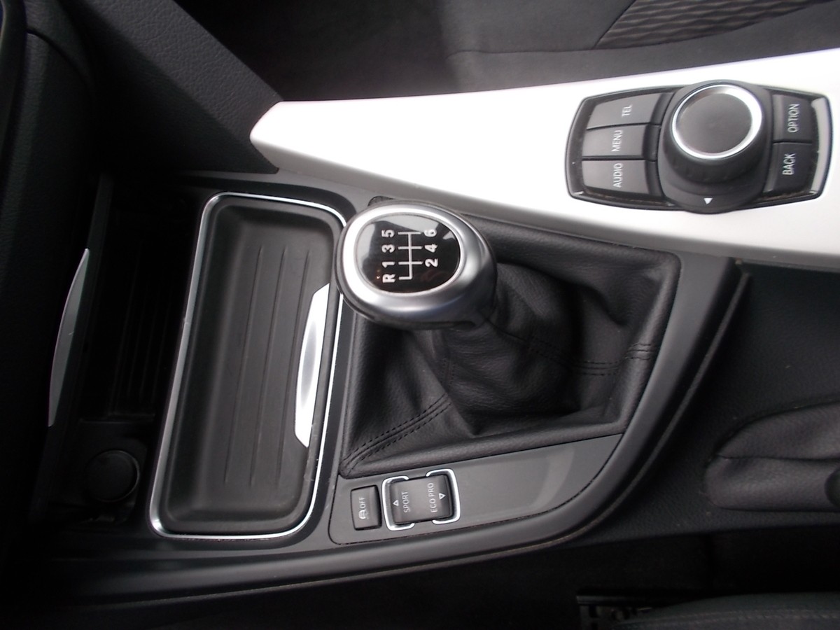 BMW 320i Comfort, AHK, PDC, 1.Hd.