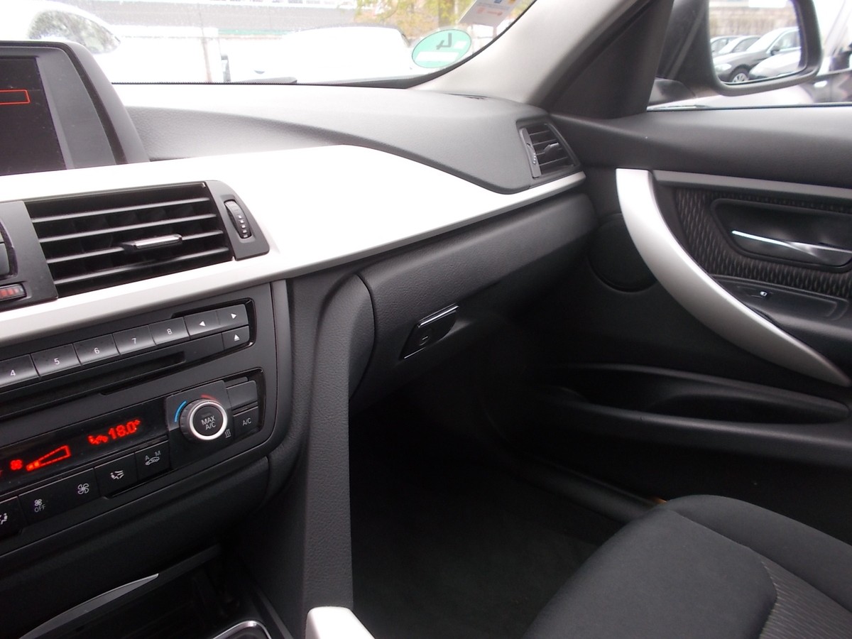 BMW 320i Comfort, AHK, PDC, 1.Hd.