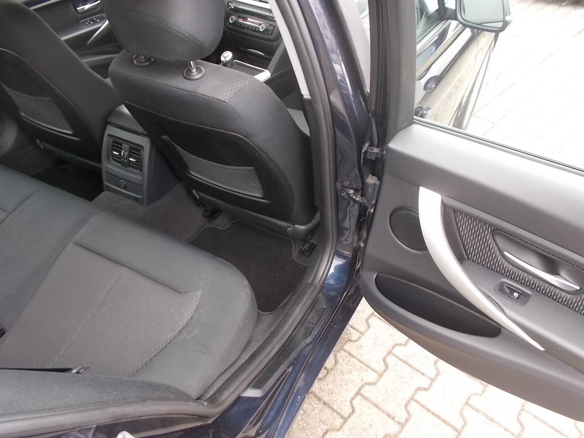 BMW 320i Comfort, AHK, PDC, 1.Hd.